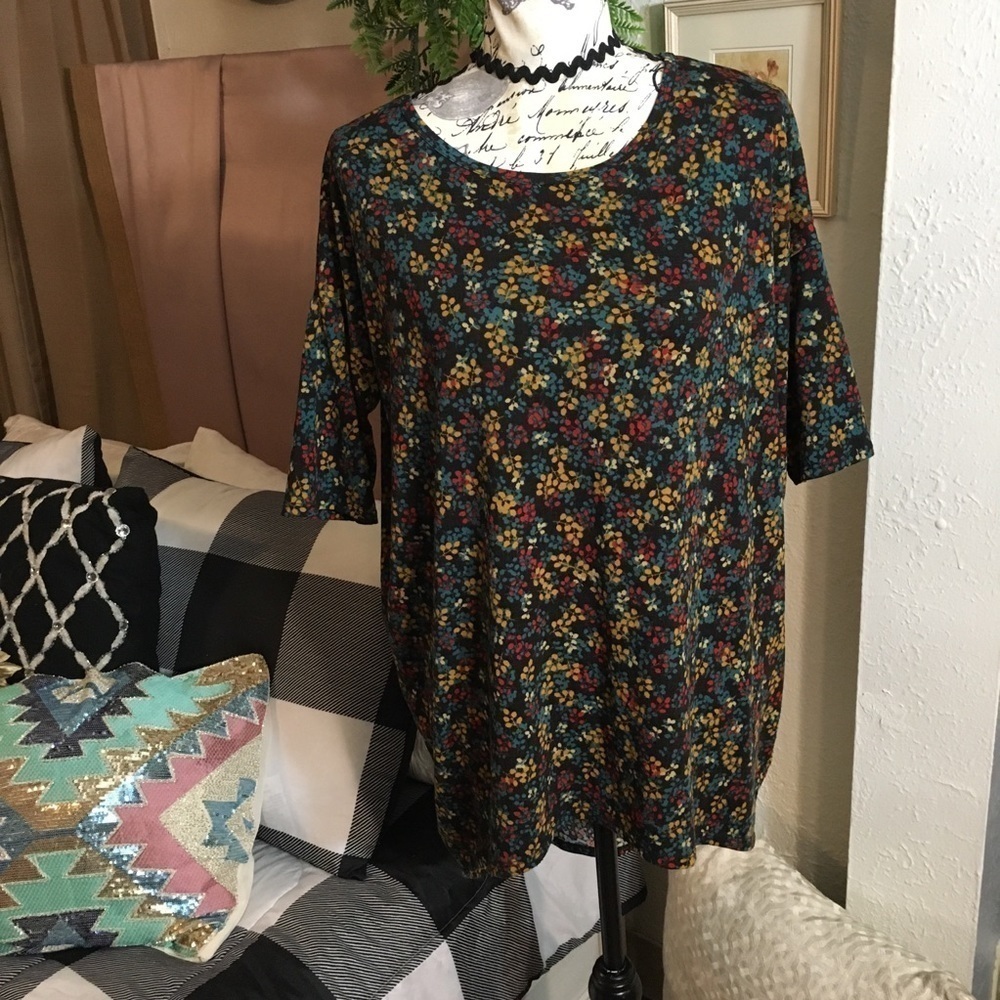 LuLaRoe fall foliage short sleeves hi low hem top